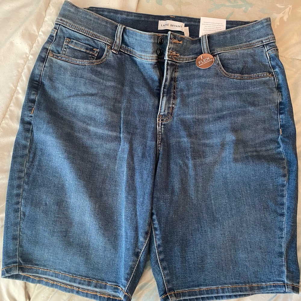 NWT Lane Bryant Bermuda Shorts Size 16W